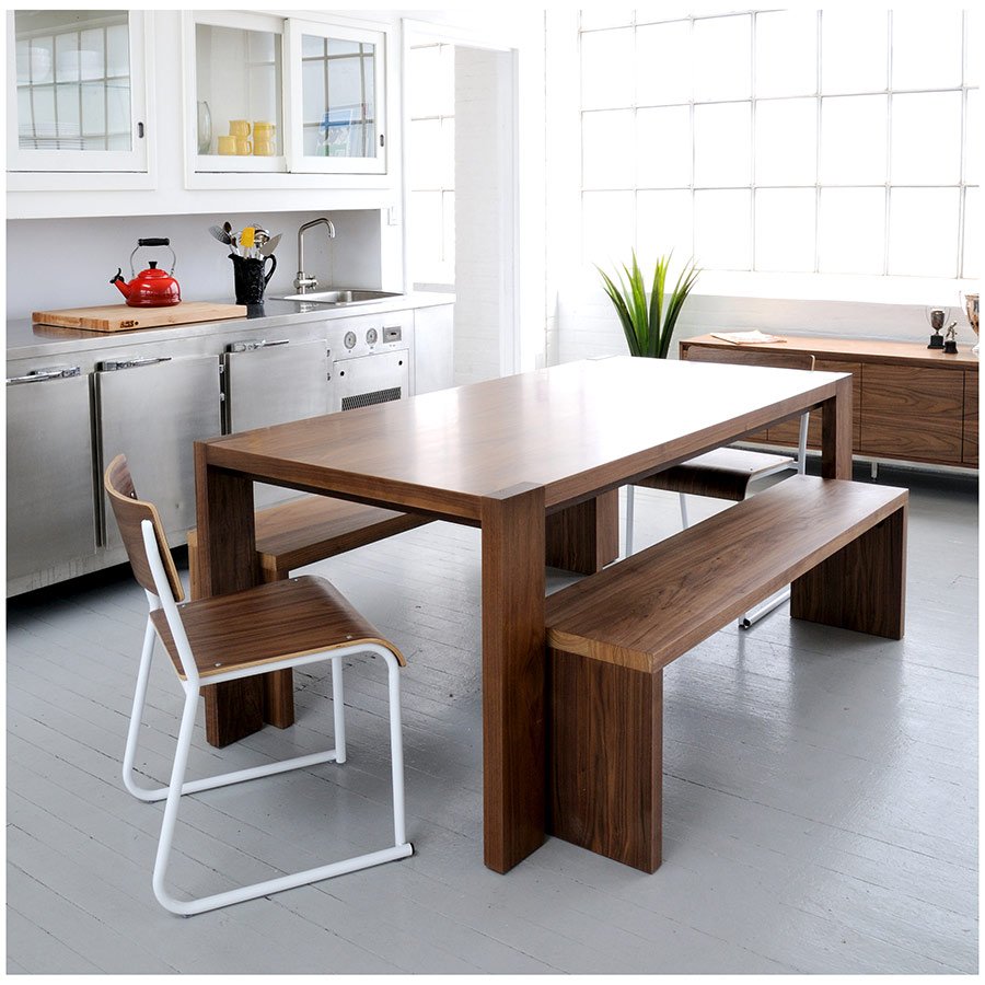 Обеденный стол