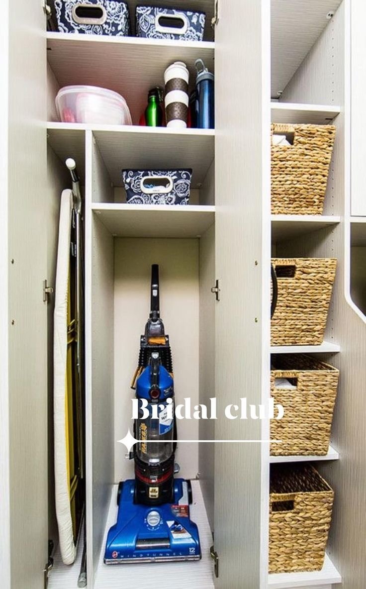 Хранение пылесоса в шкафу
