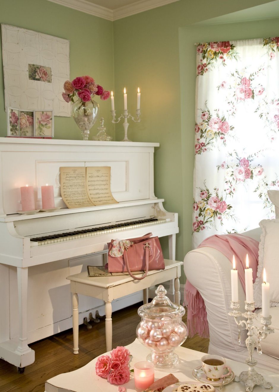Фортепиано в интерьере Прованс