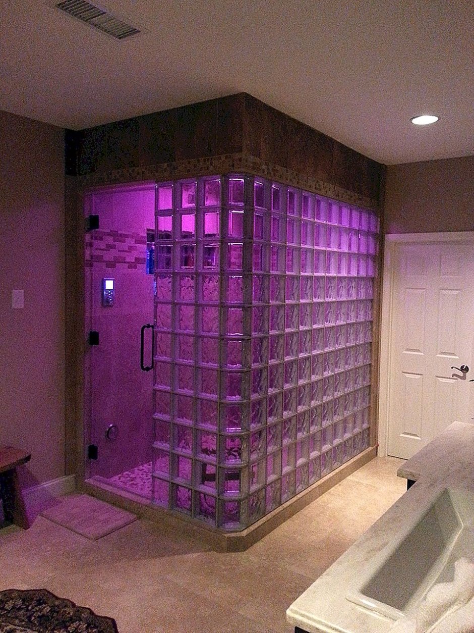 Душевые из стеклоблоков с дверью