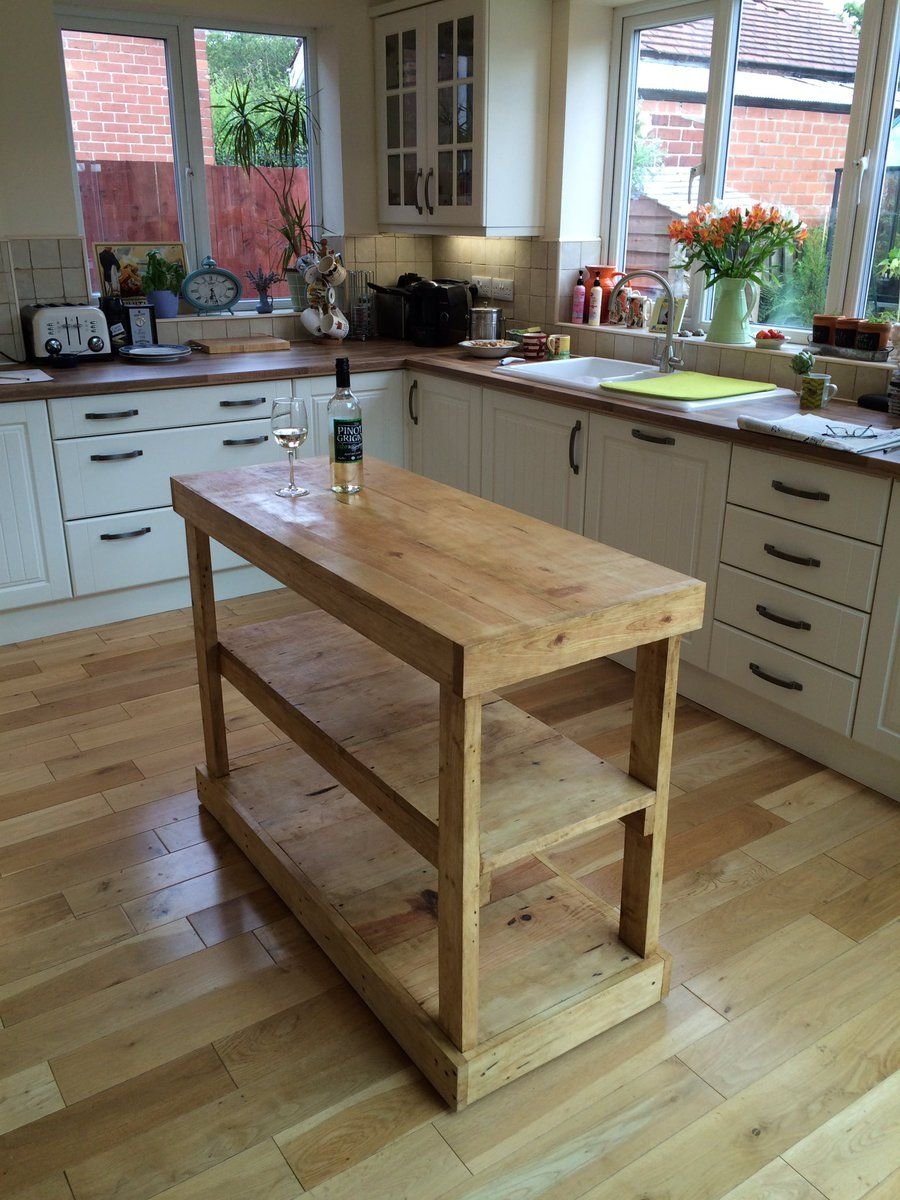 Кухонный остров из дерева