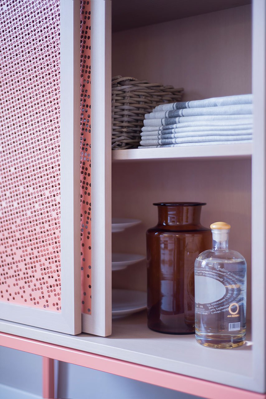 Перфорированные дверцы