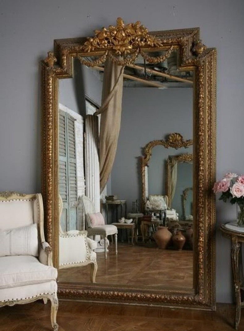 Напольное зеркало в венецианском стиле