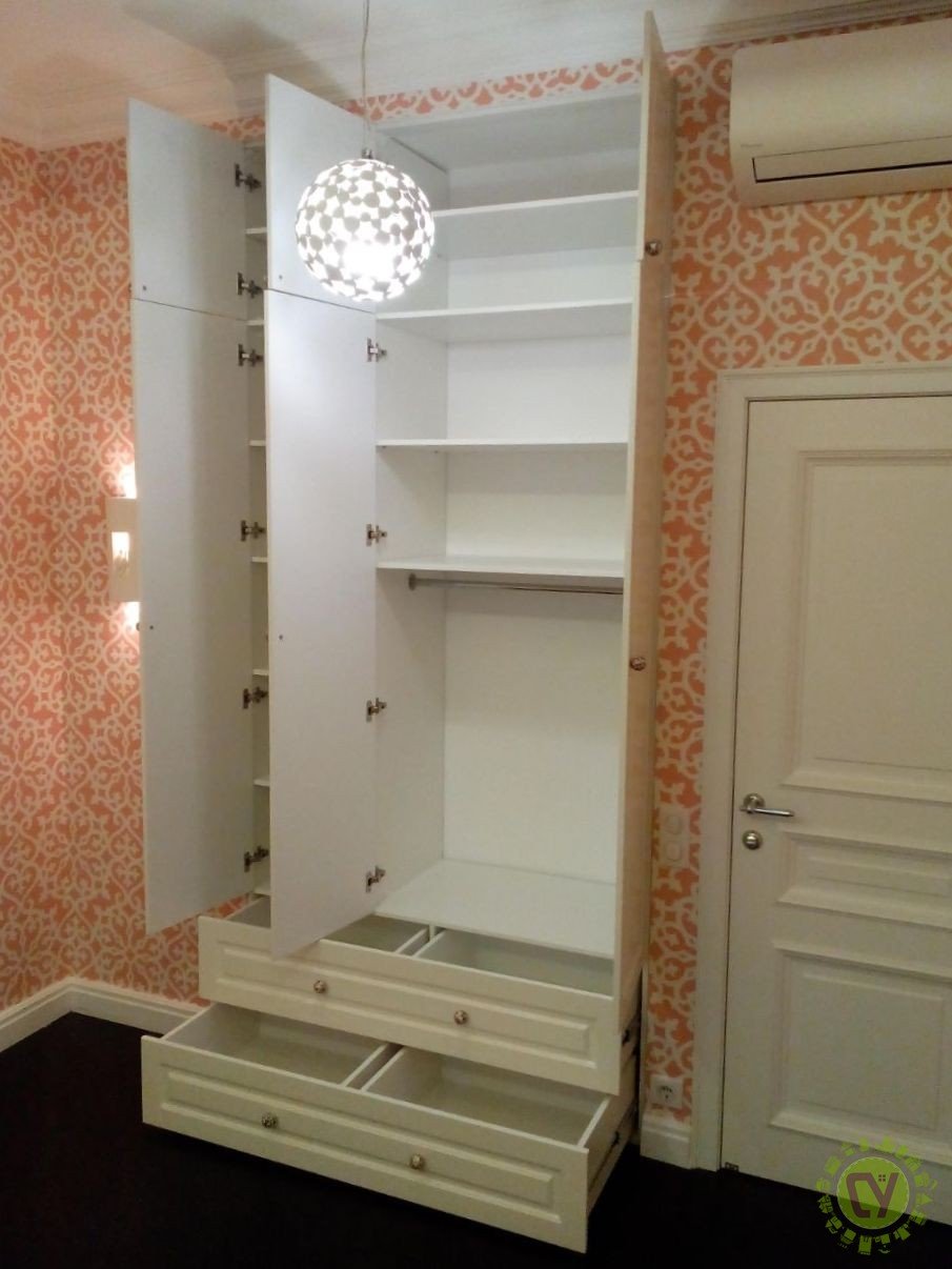 Потолок в узкой прихожей