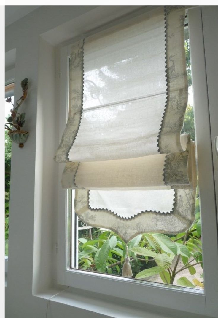 Римская штора с фигурным краем