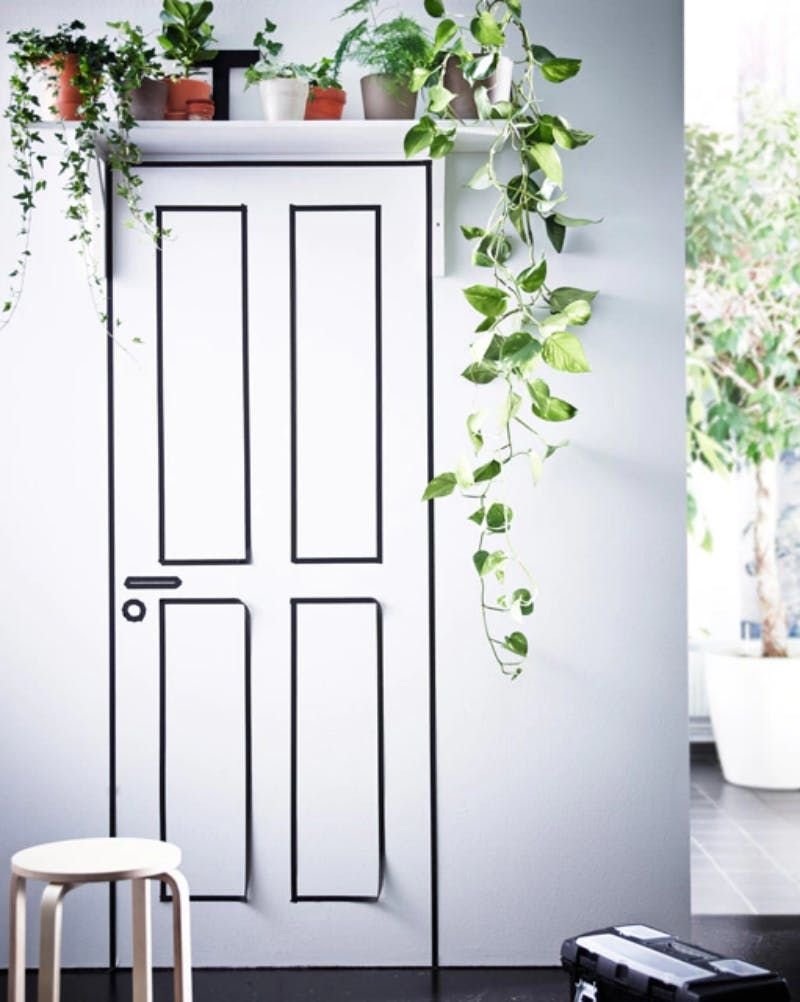 Декор пространства над дверью