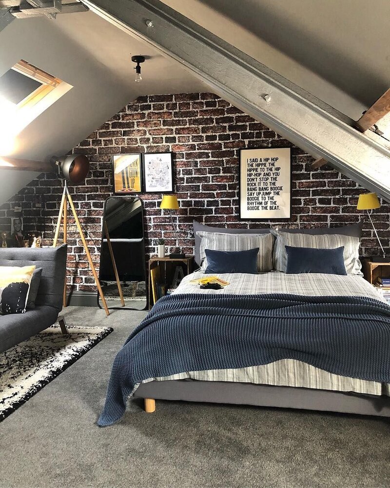 Дом с косой крышей на один