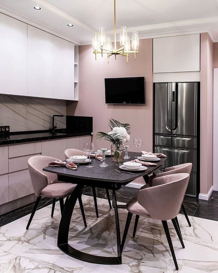 Пудровая кухня в интерьере