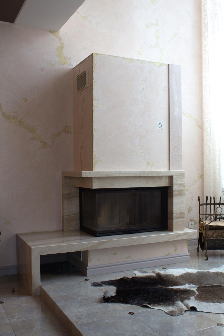 Камин обложенный гранитом