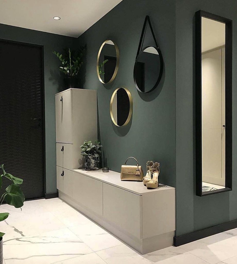 Прихожая в современном стиле