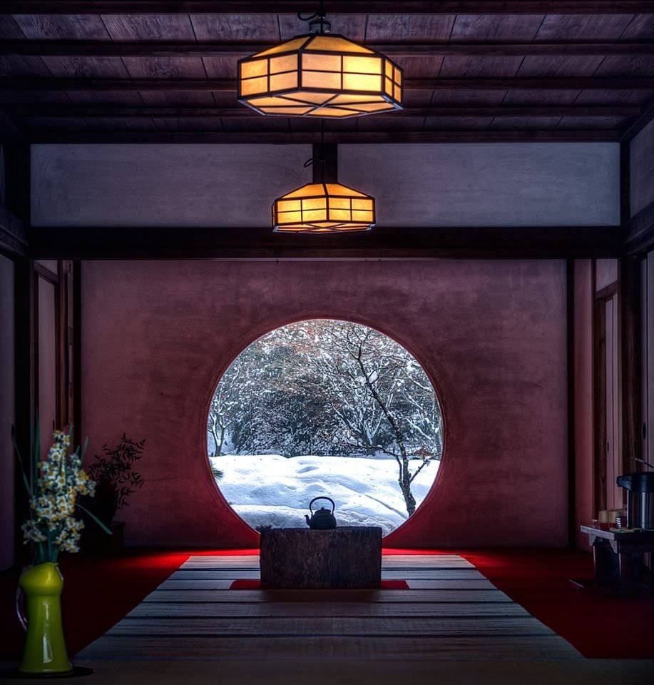 Круглые окна в японском стиле