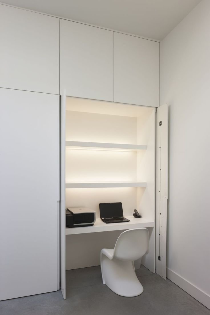 Рабочее место в шкафу-купе