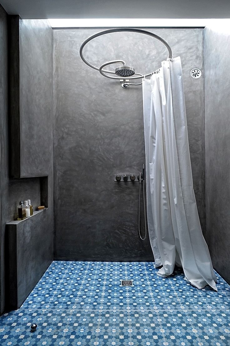 Душевая с занавеской