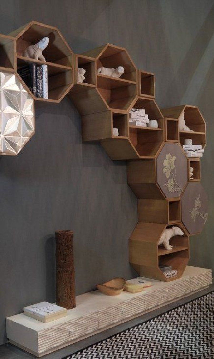 Полочки в виде сот