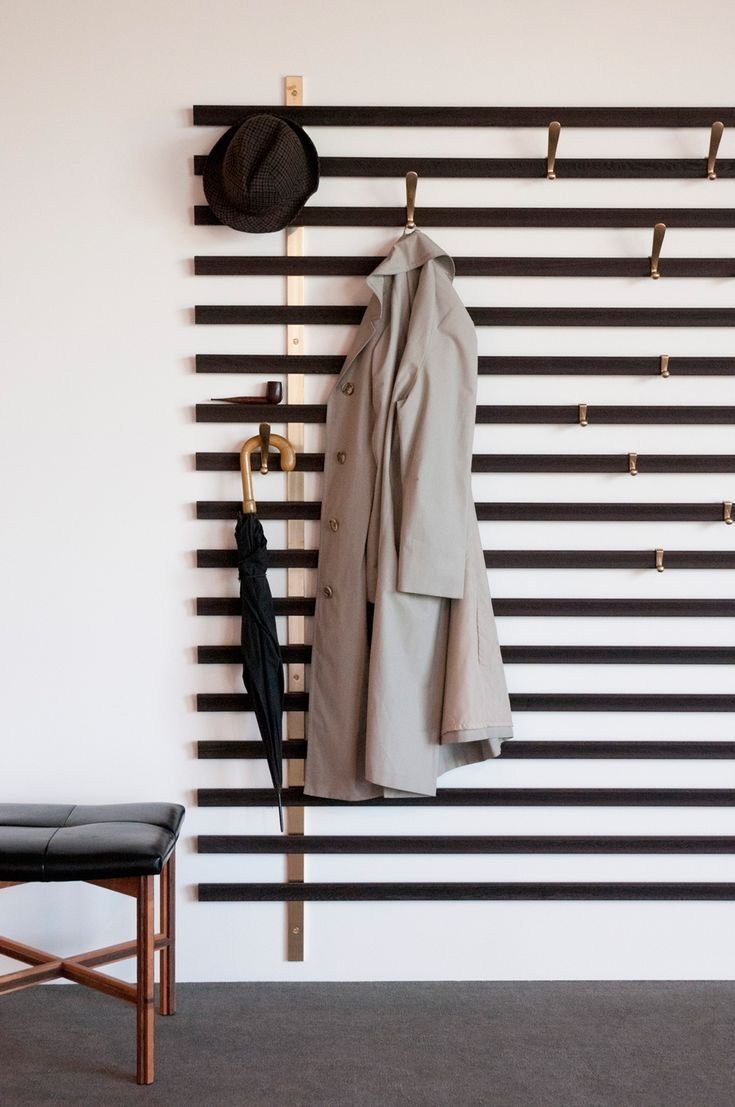 Прихожая с рейками