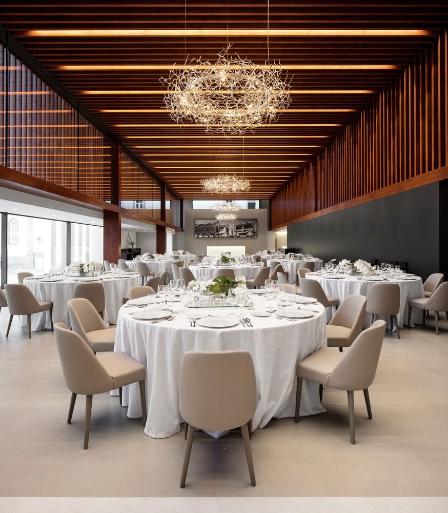 Интерьер зала ресторана