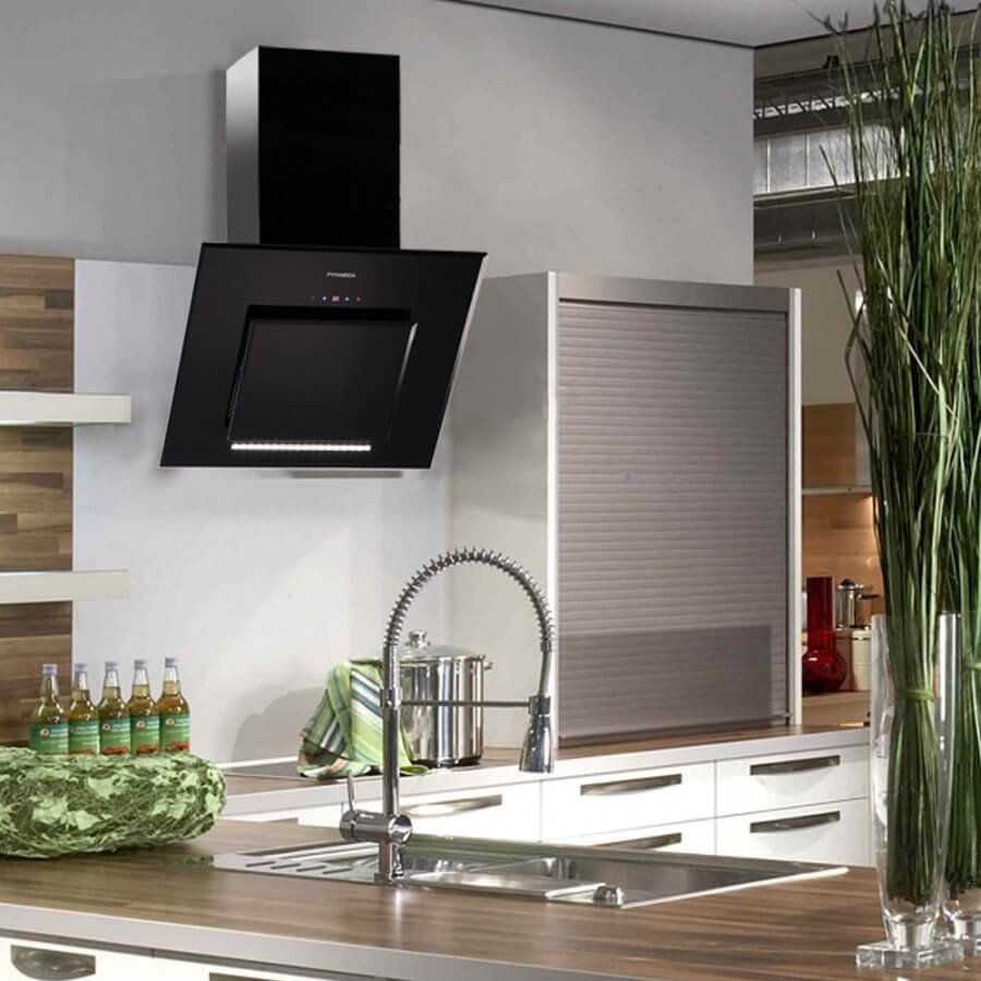 Вытяжка Эликор в интерьере кухни