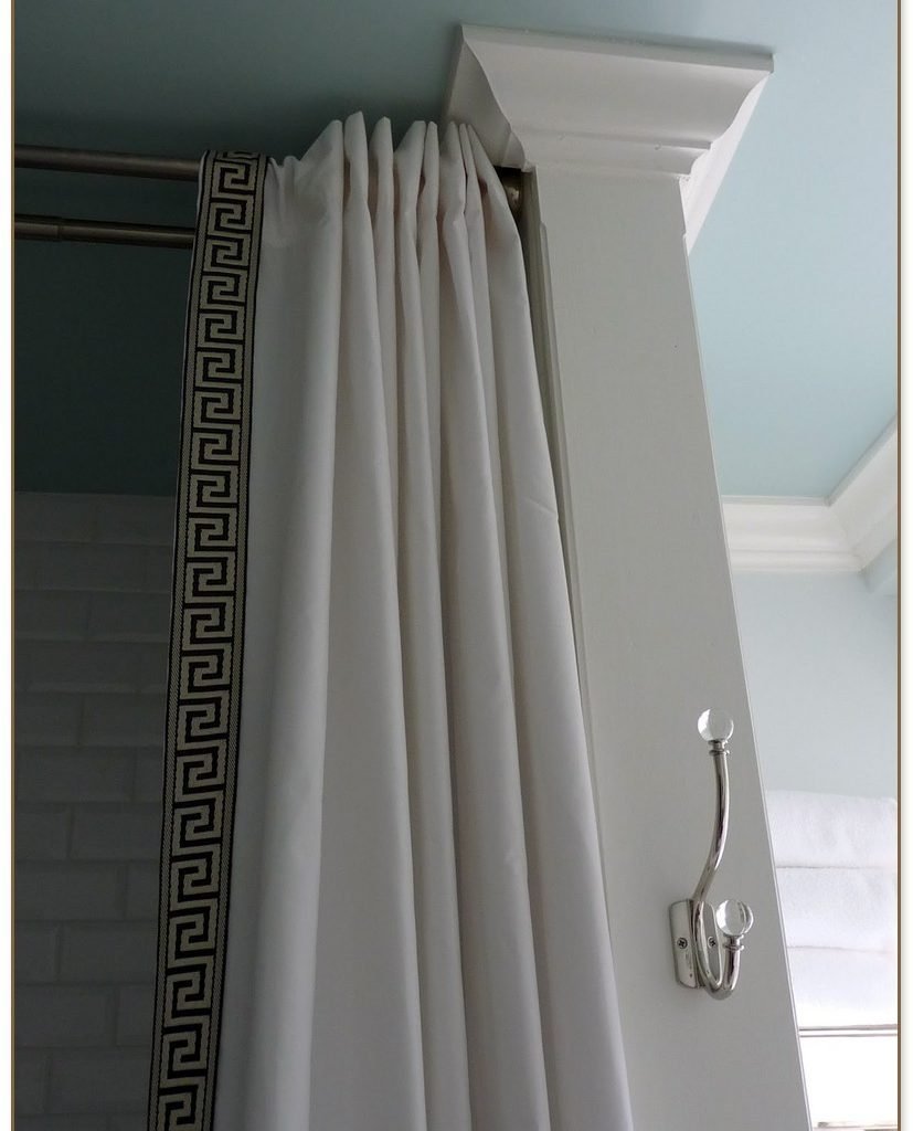 Карниз для штор в ванную комнату