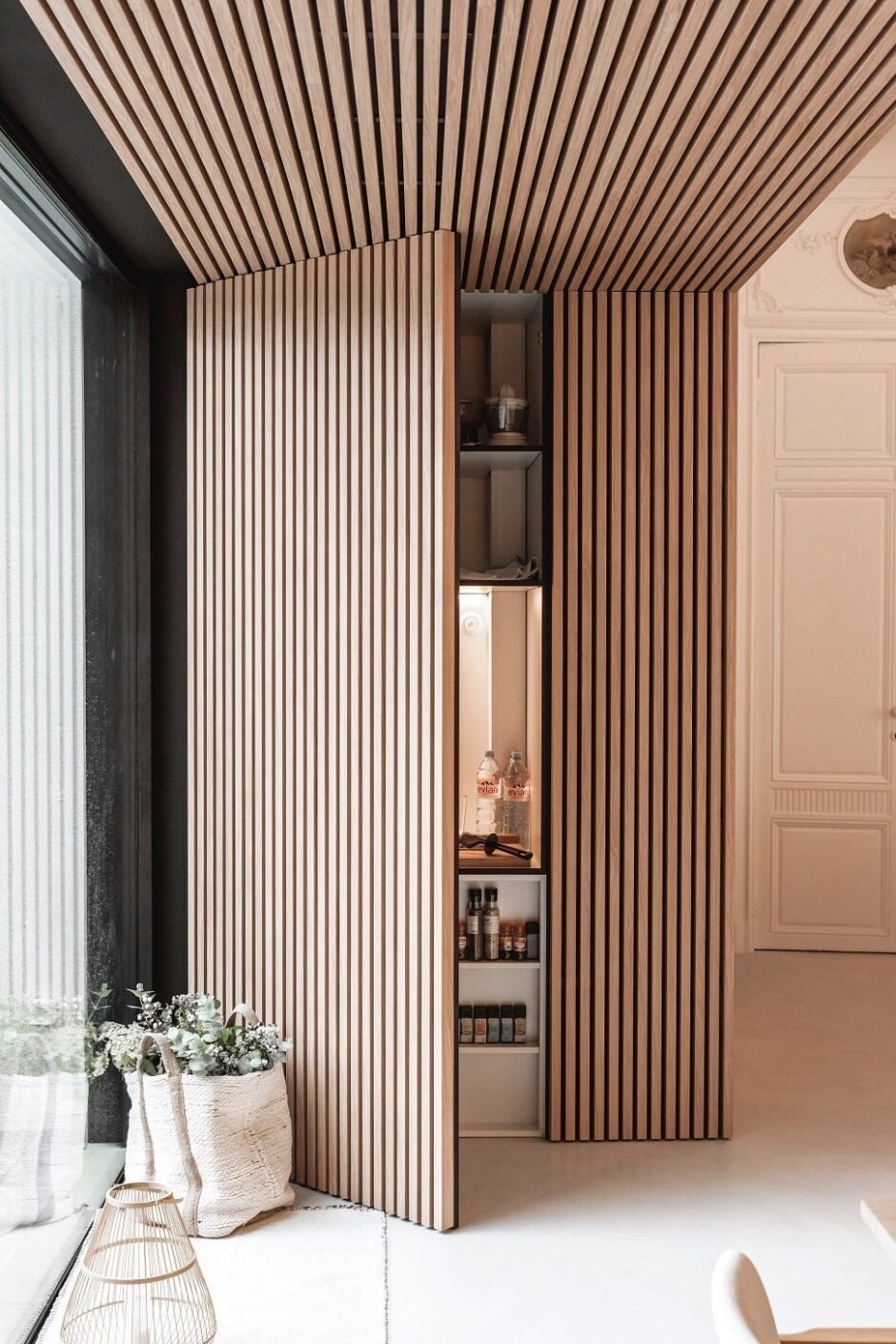 Встроенные шкафы в гостиной