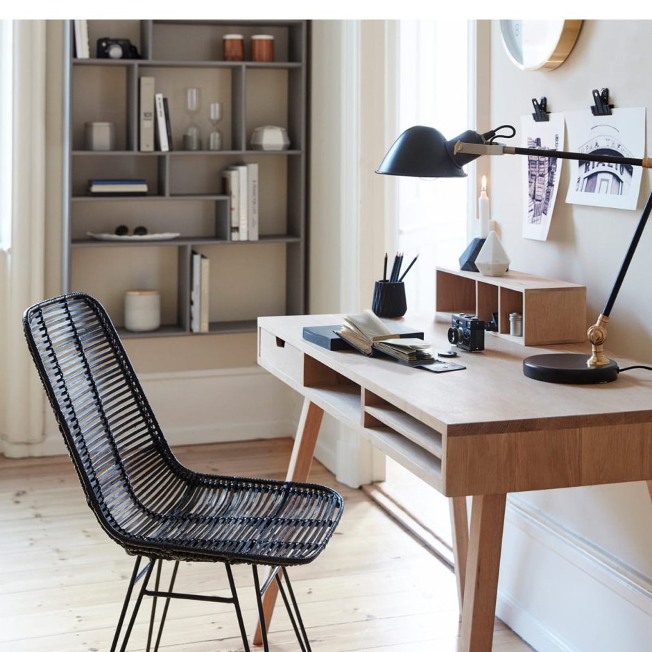 Письменный стол в скандинавском стиле