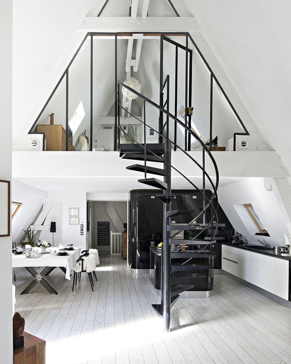 А фрейм дом внутри