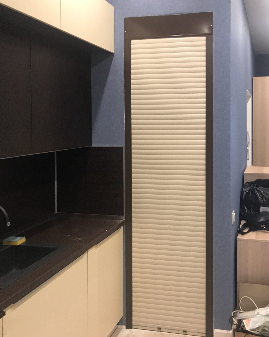 Жалюзийная шторка Рехау