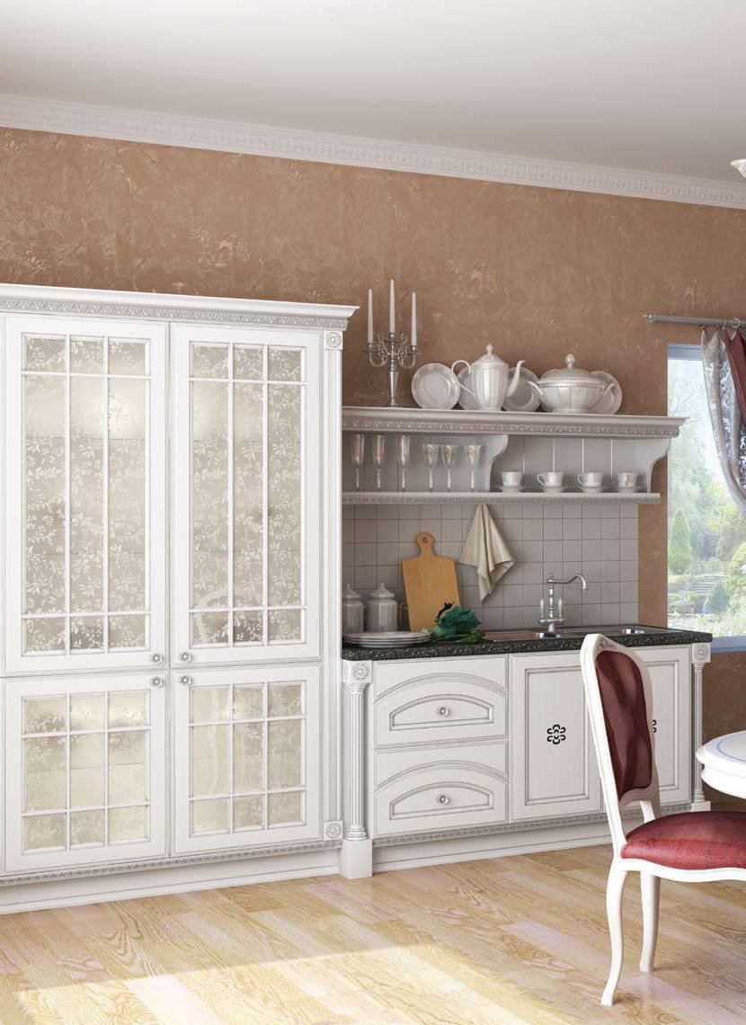 Белая классическая кухня в хрущевке