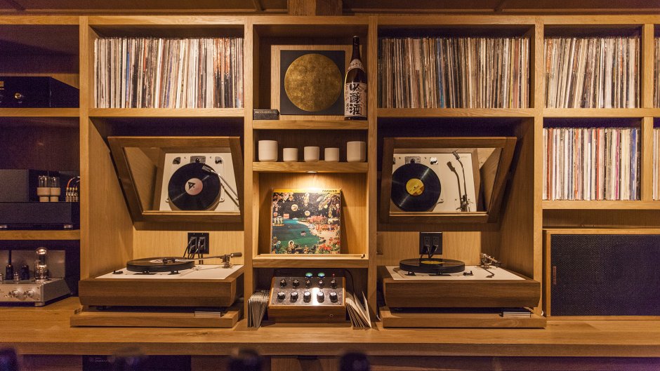 Музыкальные пластинки в интерьере