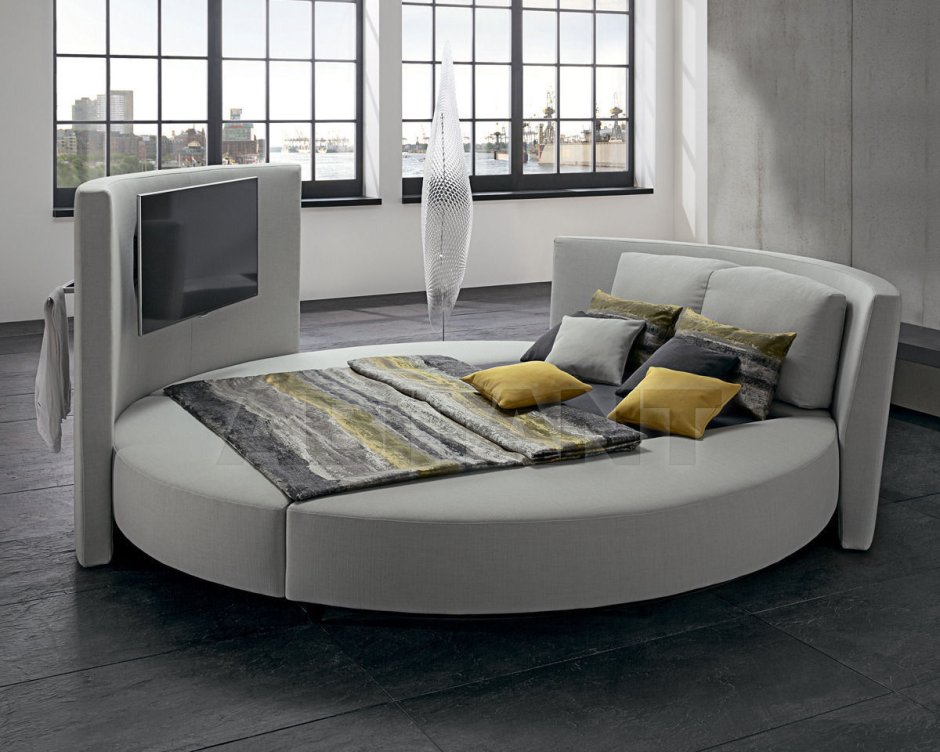 Угловая круглая кровать