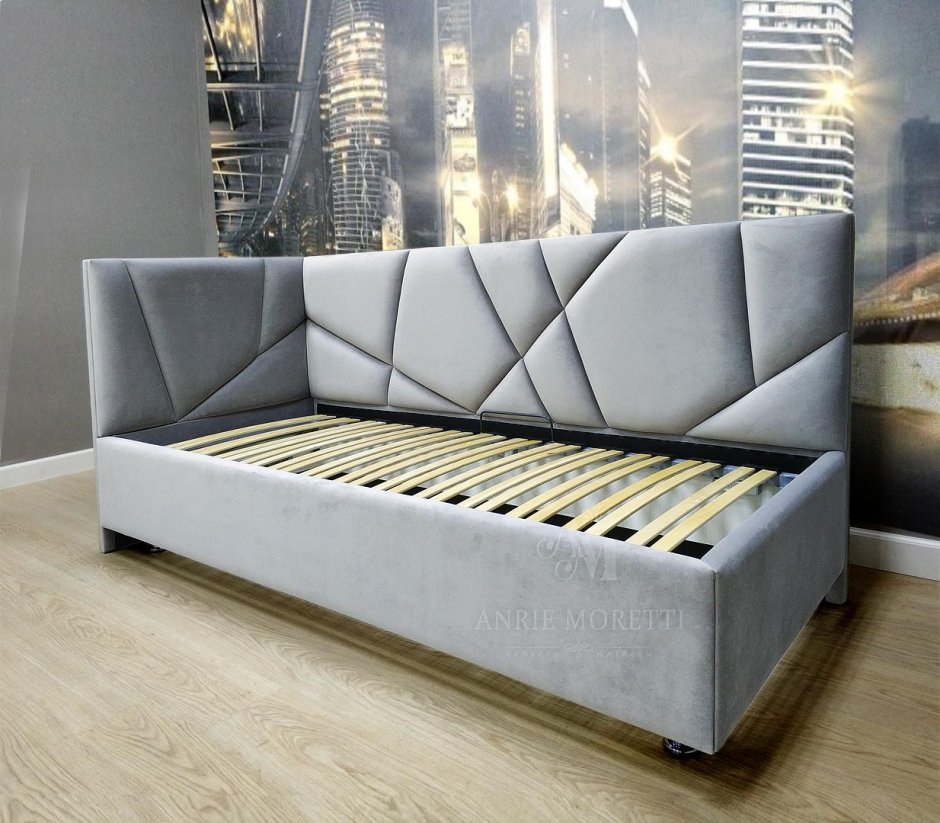 Детская кровать с угловой спинкой