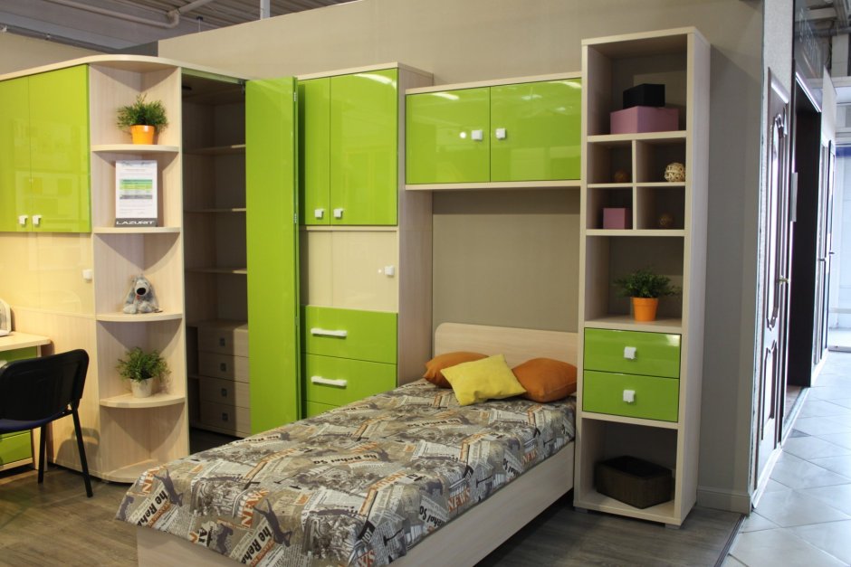 Угловая двухъярусная кровать