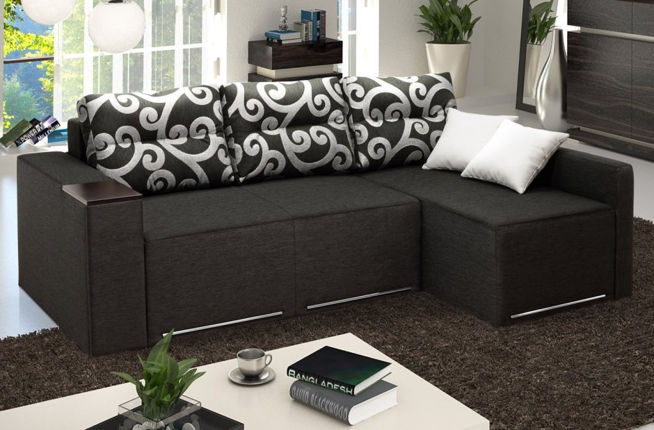 Угловой диван с подушками