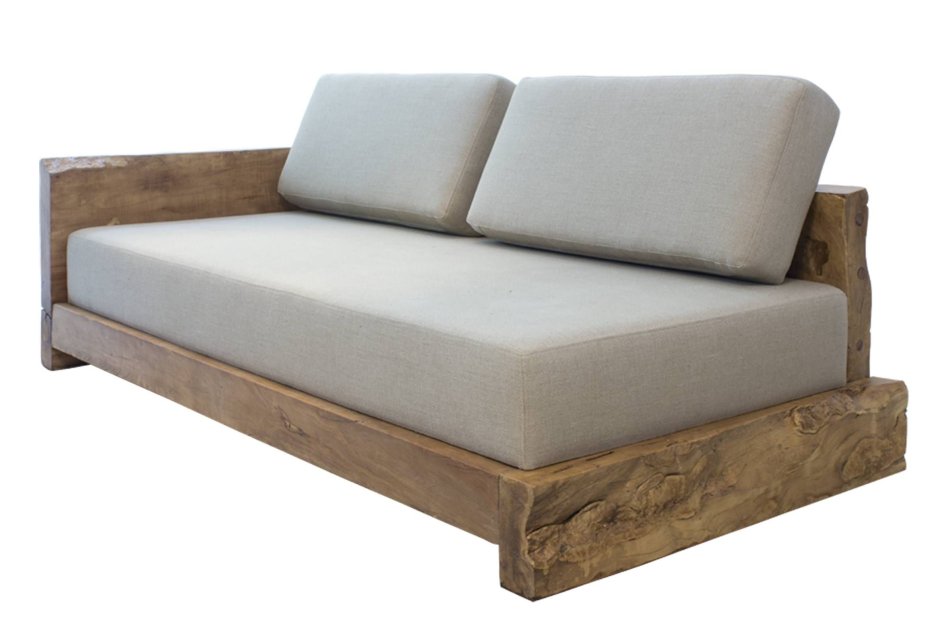 Диван с деревянными ножками