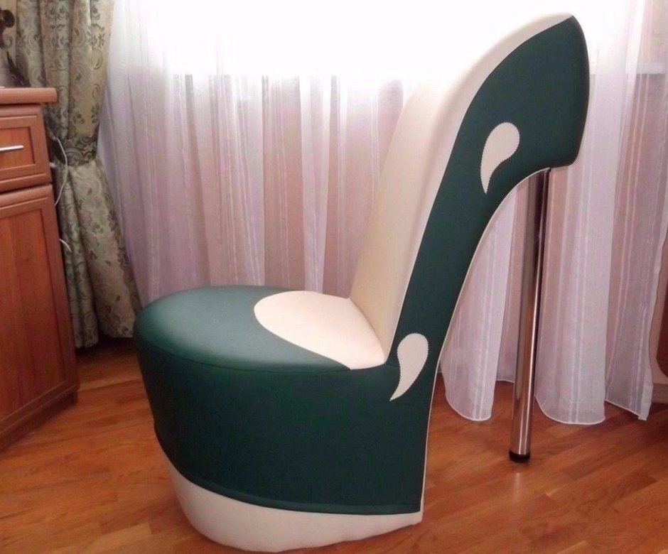 Стул для женского столика