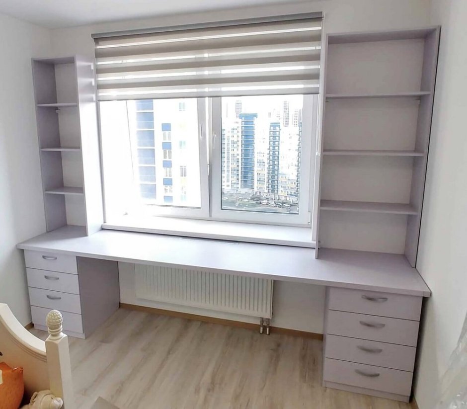 Письменный стол встроенный в подоконник