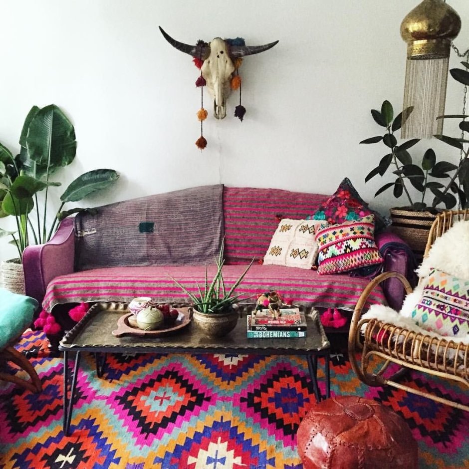 Стол в этническом стиле