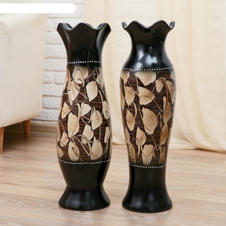 Напольная ваза с цветами