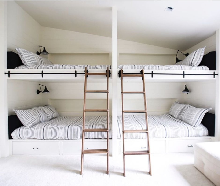 Большие двухэтажные кровати