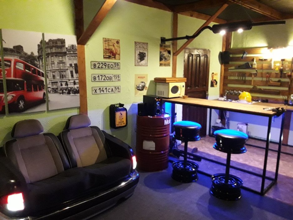 Красивый гараж внутри