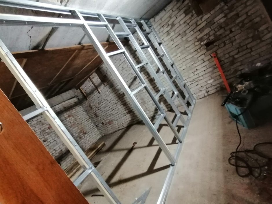 Съемная перегородка в гараж