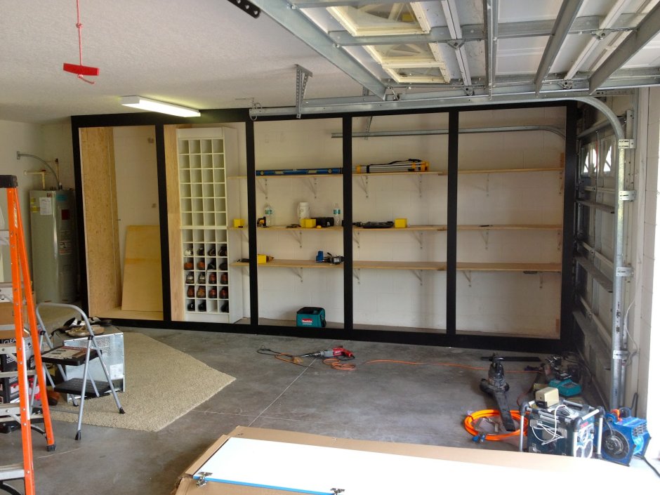 Гараж с перегородкой внутри