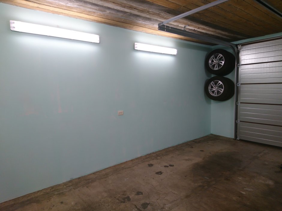 Металлический гараж на колесах