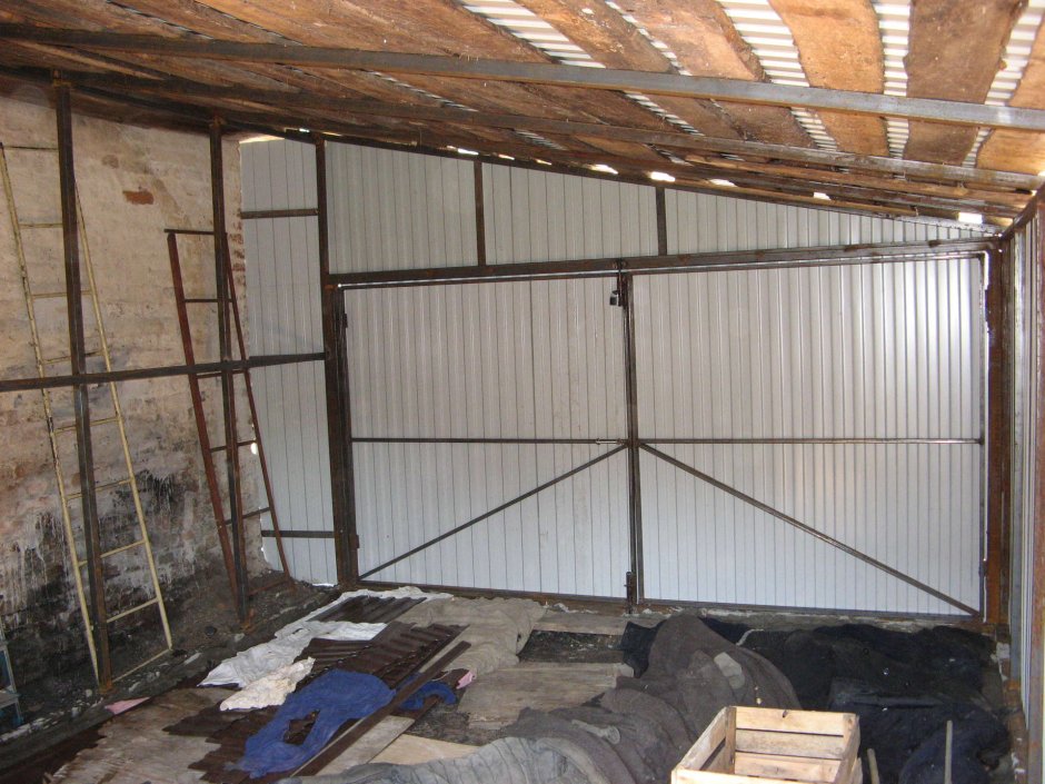 Утепленный гараж из металлопрофиля