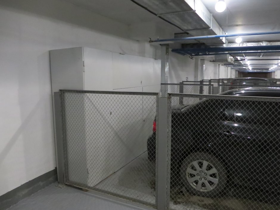 Ограждение машиноместа в подземном паркинге