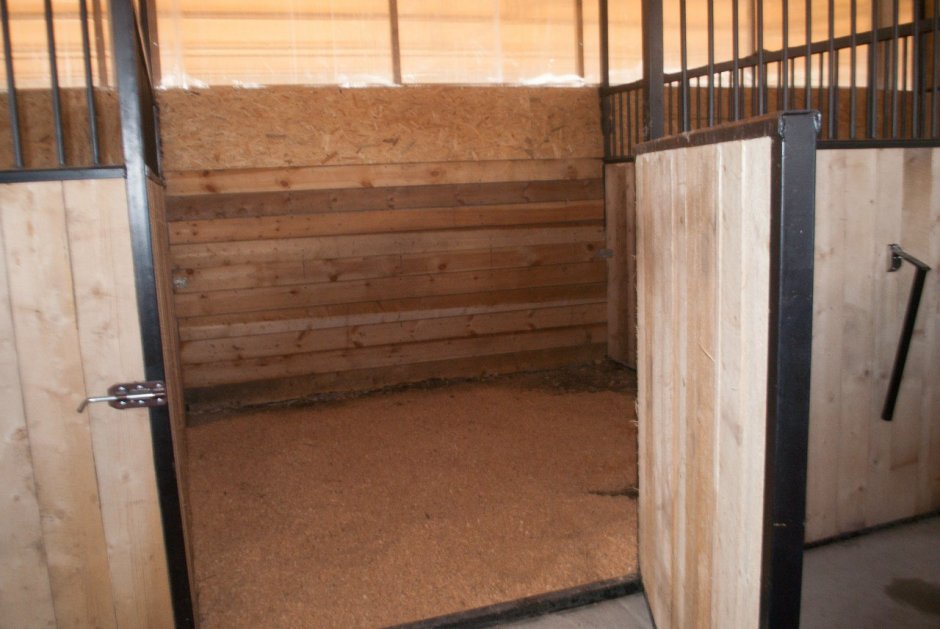 Денник для пони