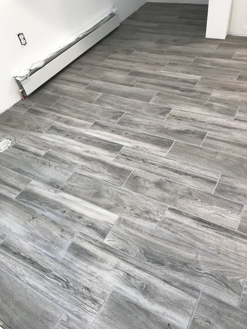 Плитка под ламинат напольная серая