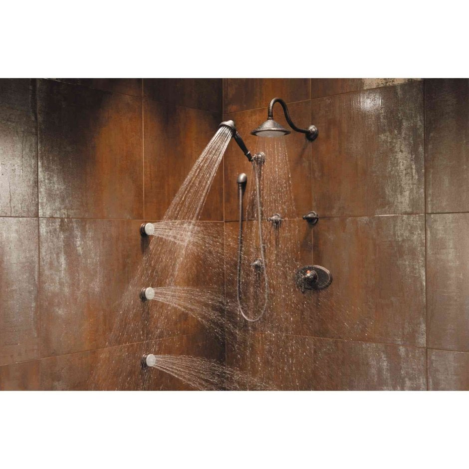 Металл в интерьере ванной