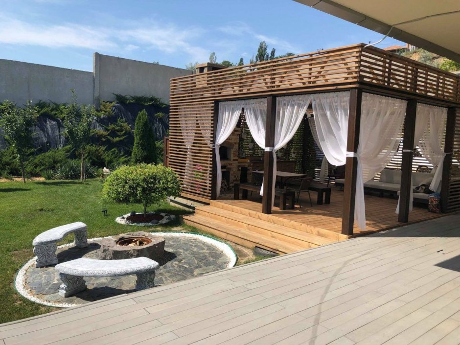 Беседка с мангалом с односкатной крышей