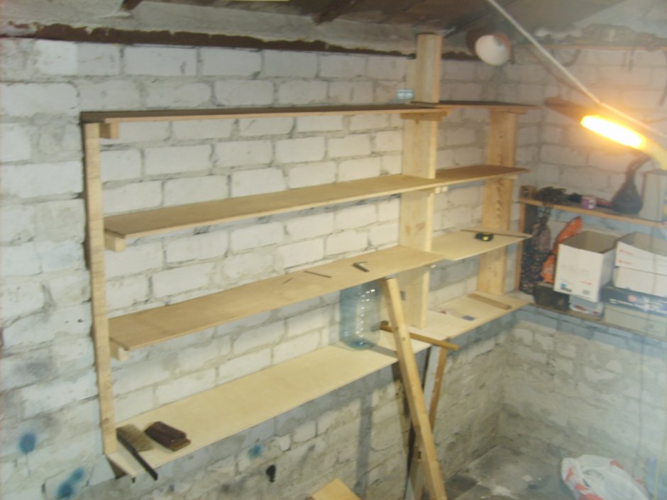 Варианты стеллажей в гараже