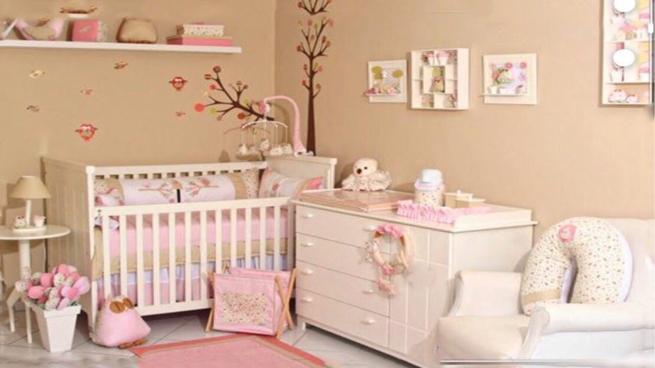 Уголки детских комнат для новорожденных девочек